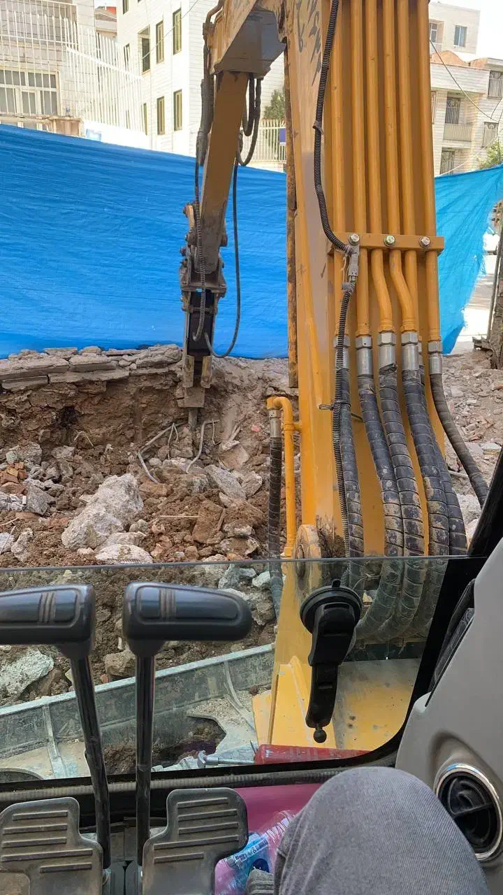 اجاره مینی بیل با پیکور و پاکت ۴۰|خدمات پیشه و مهارت|قدس, شهر‌قدس|دیوار