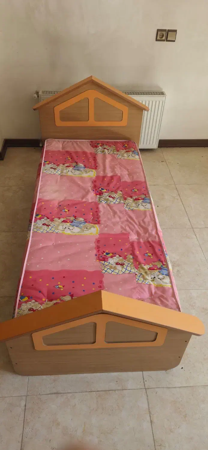 تخت خواب کودک و نوجوان با کفی و تشک|تخت و سرویس خواب|اصفهان, میرعماد|دیوار