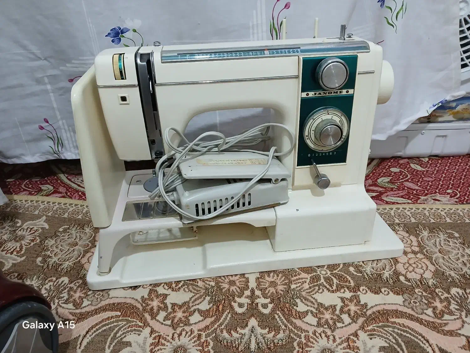 چرخ ژانومه ۸۱۳|چرخ خیاطی و ریسندگی|قوچان, |دیوار