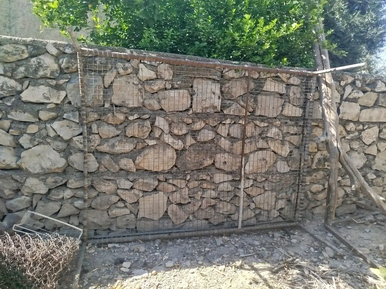 تخت فلزی تمیز|تخت و سرویس خواب|دهدشت, |دیوار