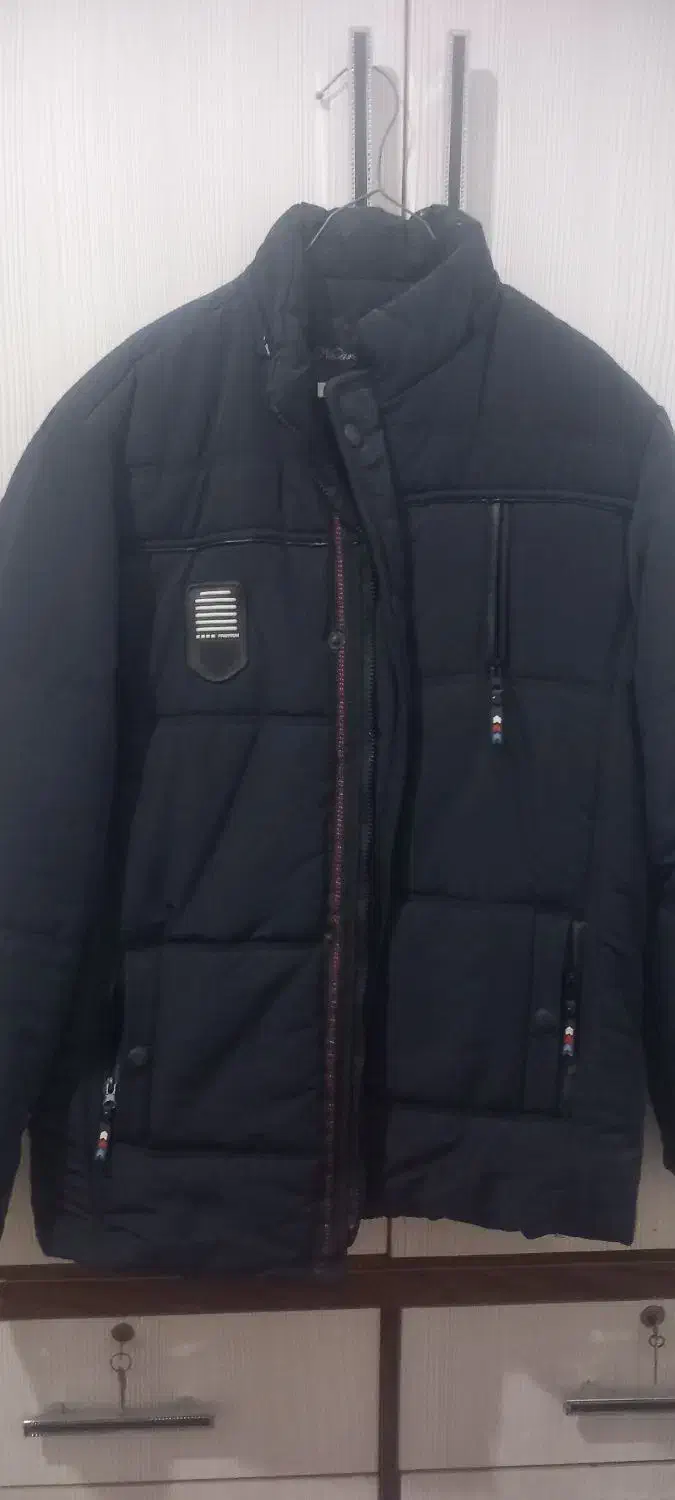 کاپشن|لباس|بروجرد, |دیوار