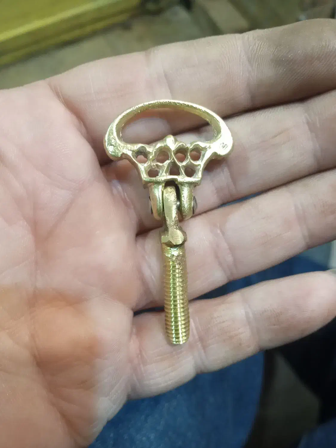 مدبر برنجی|کلکسیون اشیاء عتیقه|اصفهان, شاهد|دیوار