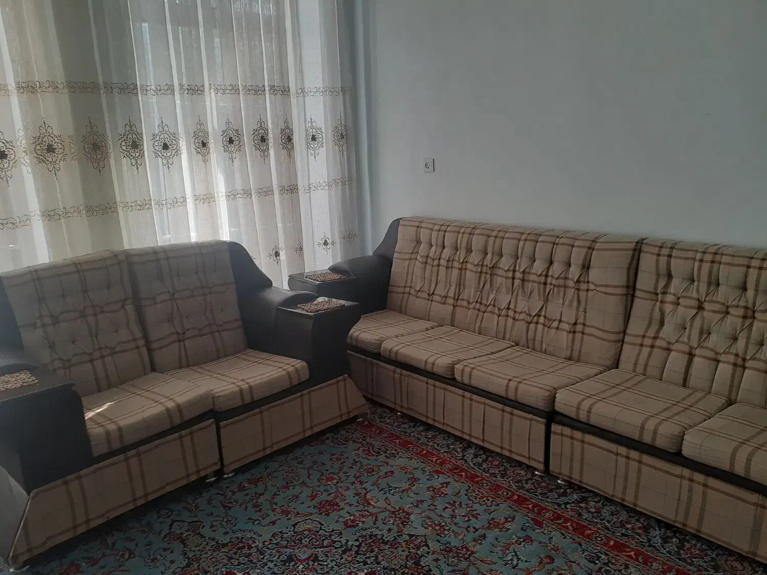 سلام مبل ۷نفر راحتی دست دو ولی زیاداستفاده نشدن|مبلمان خانگی و میز عسلی|ایلام, |دیوار