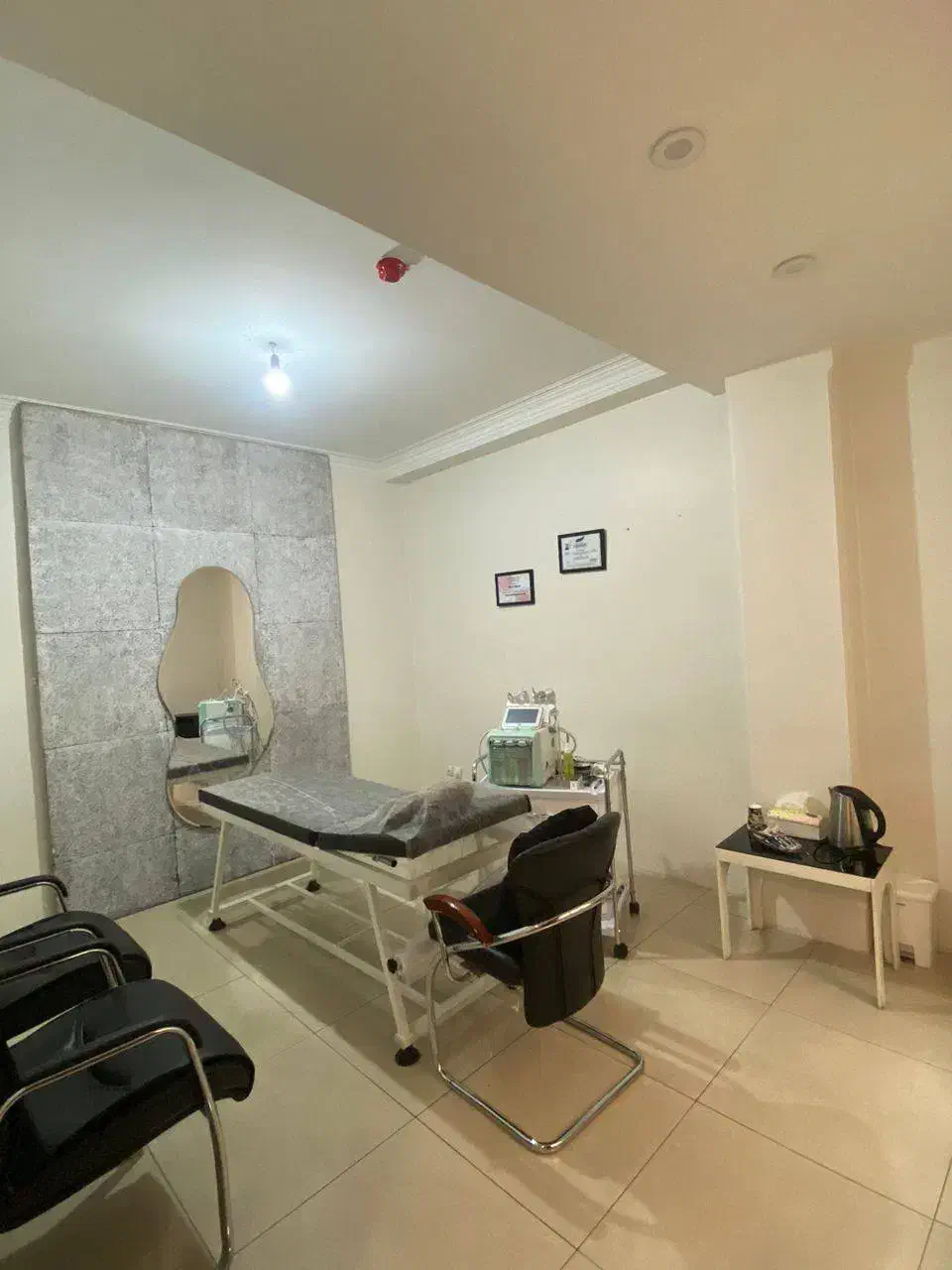 ماساژ صورت(فشیال پوست)|خدمات آرایشگری و زیبایی|تهران, محمودیه|دیوار