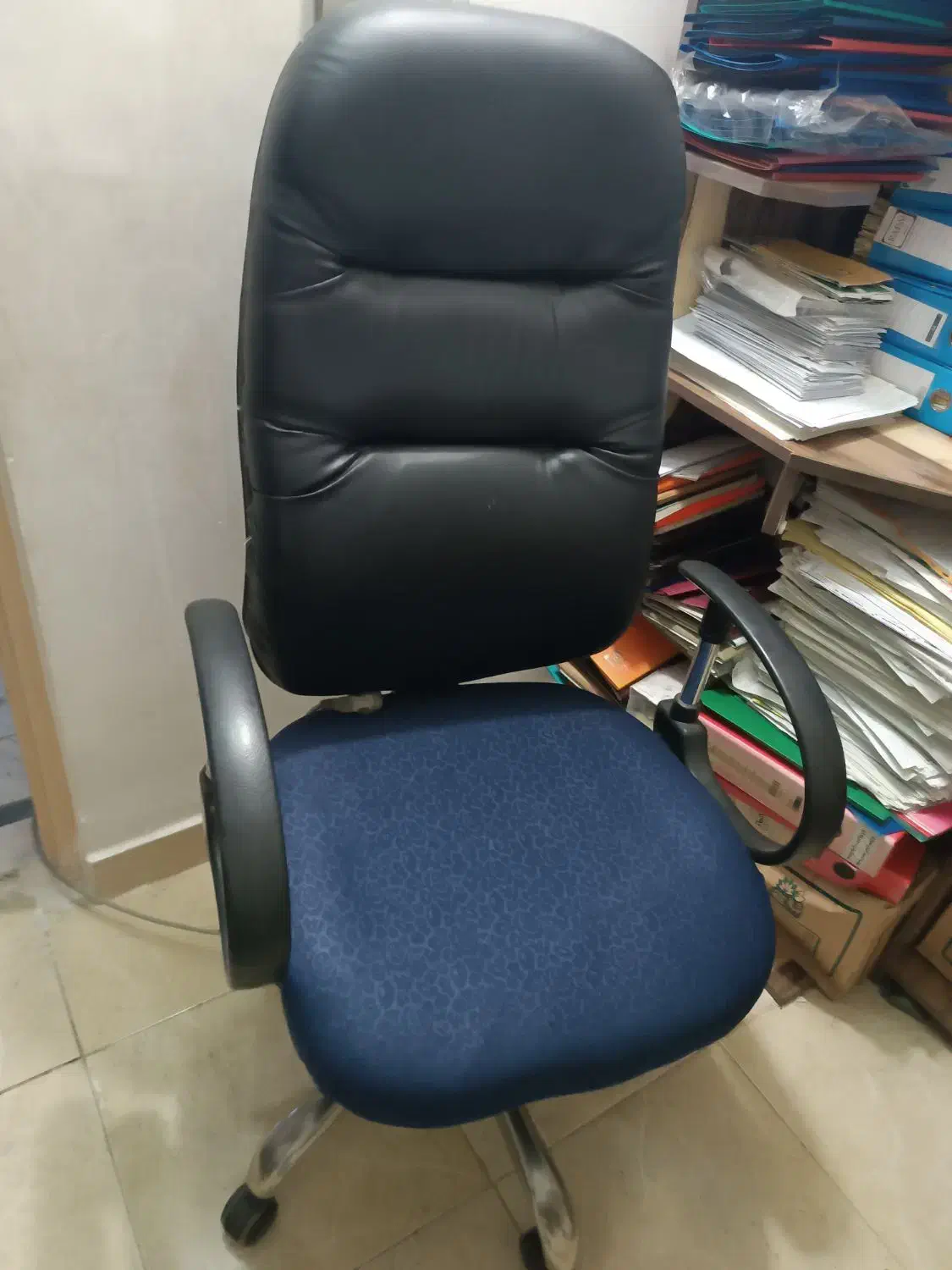 صندلی|دفتر کار|تولم شهر, |دیوار