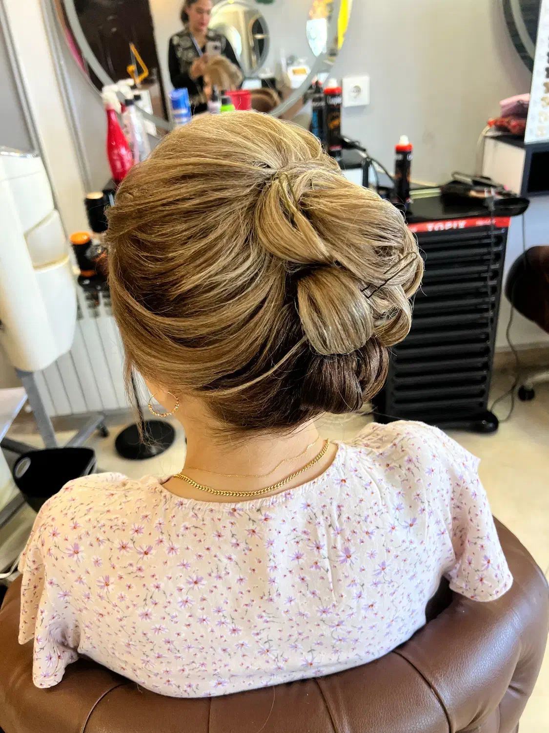 خدمات زیبایی|خدمات آرایشگری و زیبایی|چالوس, |دیوار