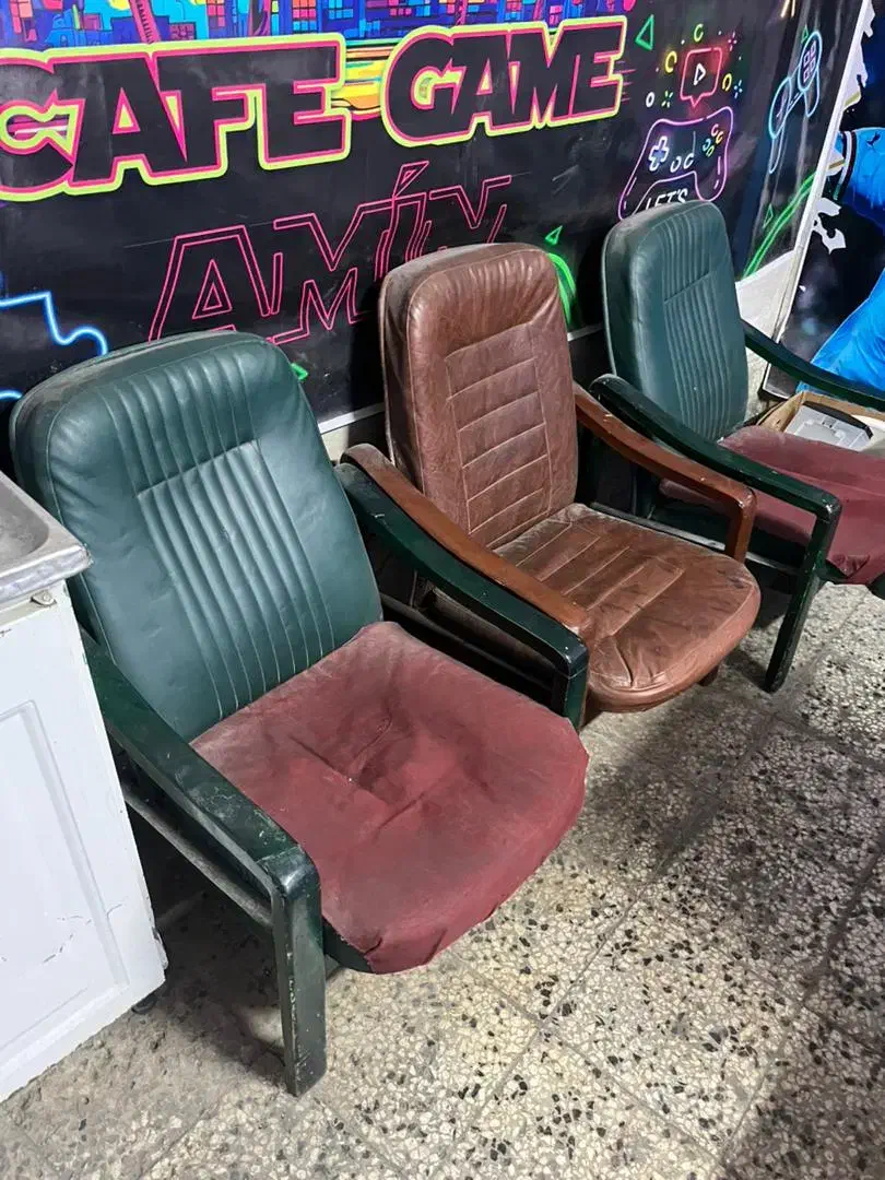 صندلی|مبلمان اداری|سبزوار, کاشفی شمالی (دادگستری)|دیوار