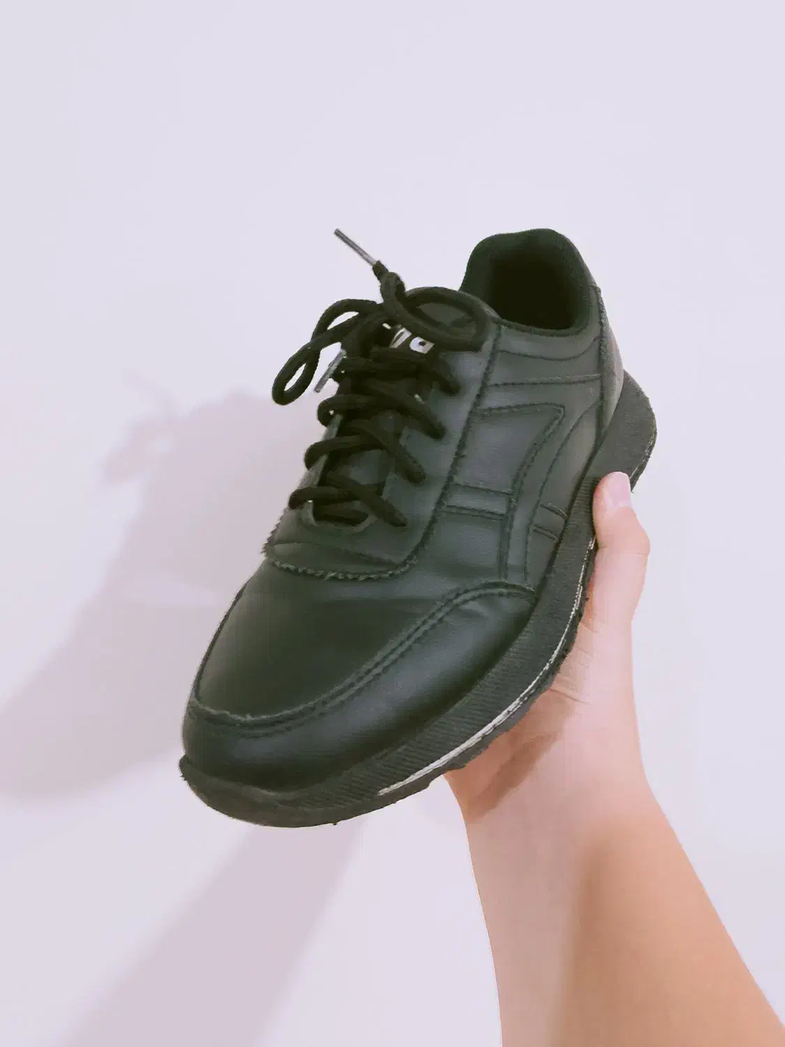 کتونی اسپرت|کیف، کفش، کمربند|بومهن, |دیوار