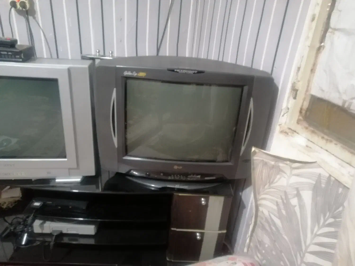 تلوزیون 21 قدیمی|تلویزیون و پروژکتور|مشهد, شهید قربانی|دیوار