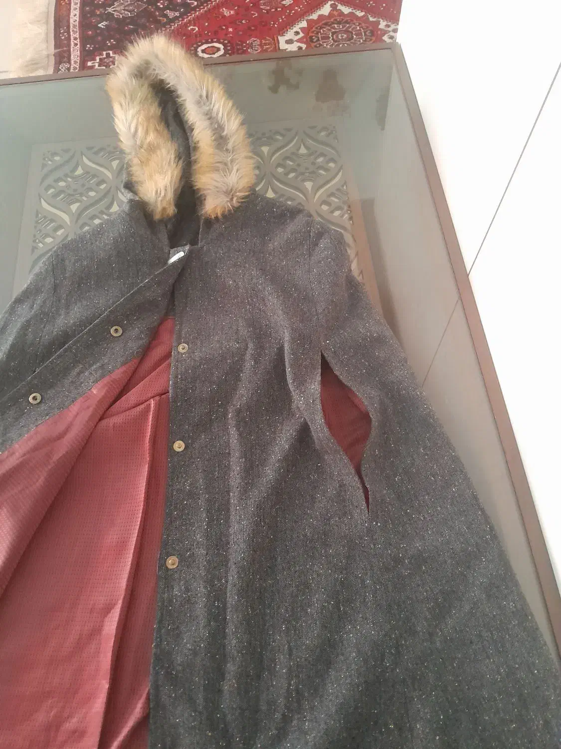 پالتوی پانچی و کفش ایمنی|لباس|شیراز, قدوسی شرقی|دیوار