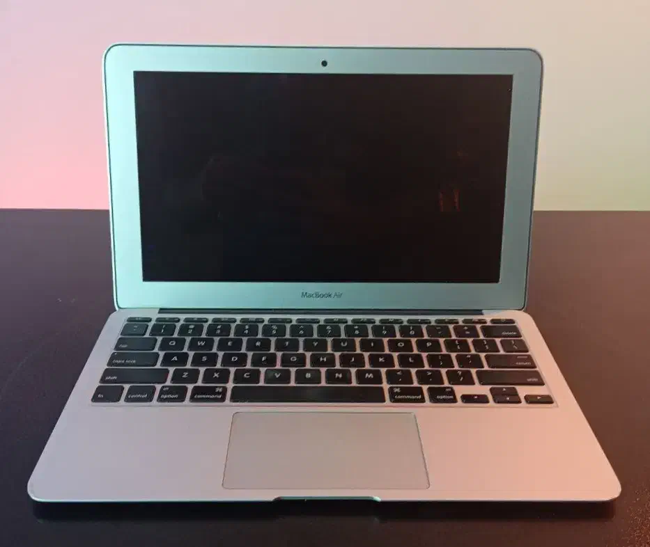 مک بوک مینی|رایانه همراه|تهران, فلسطین (میدان انقلاب)|دیوار