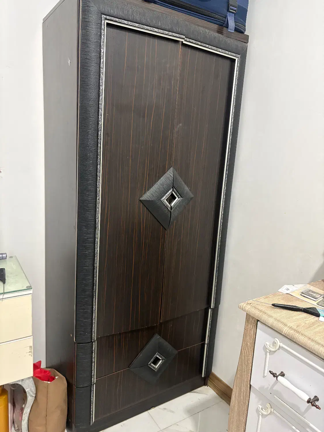 کمد|جاکفشی، کمد، دراور|اسلام‌شهر, شهرک انبیا|دیوار