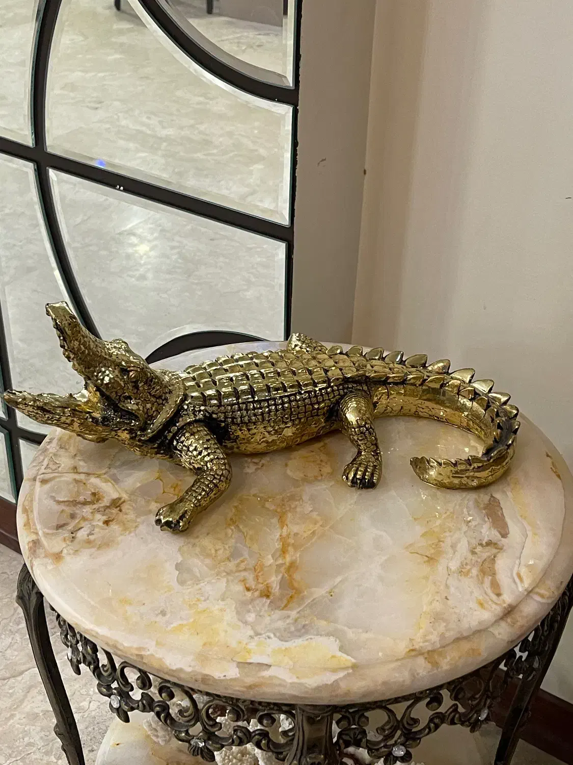 ۲ عدد مجسمه طلایی گوزن و تمساح|مجسمه، تندیس، ماکت|تهران, پاسداران|دیوار