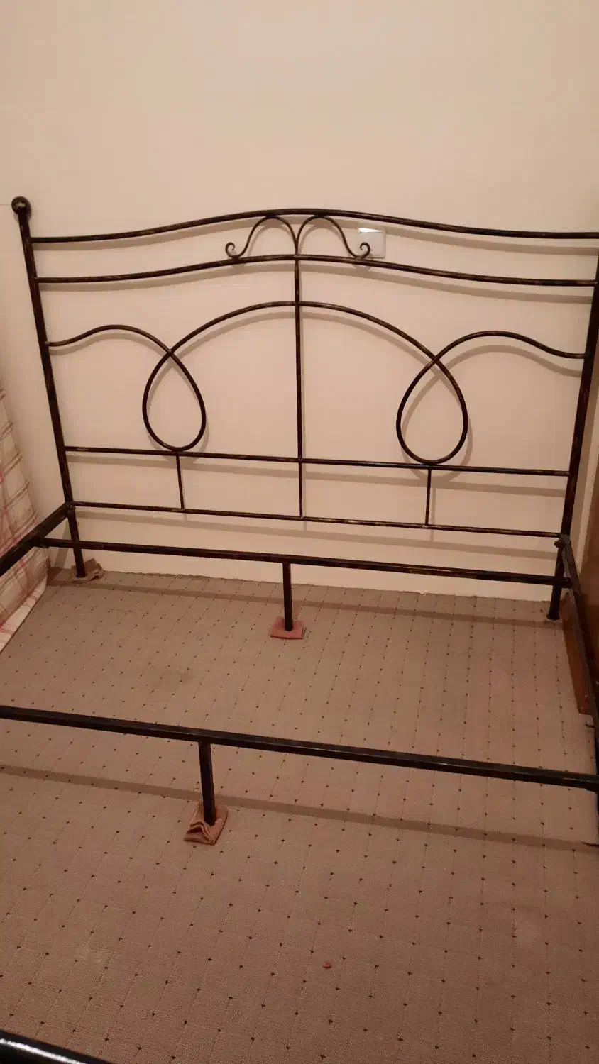 تخت دو نفره فرفورژه|تخت و سرویس خواب|ساری, |دیوار