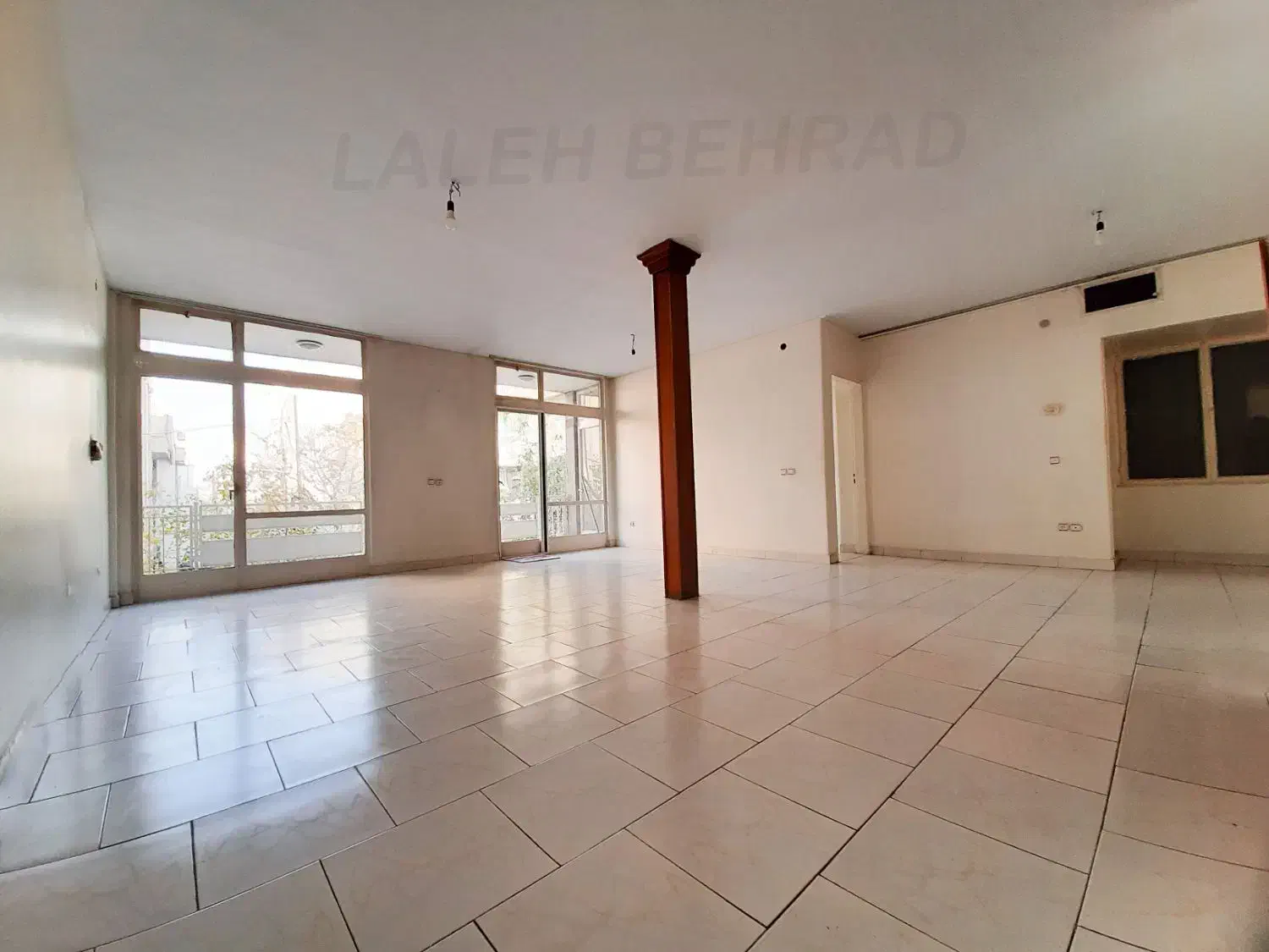 ۱۲۵ متر / تک واحدی / ۲۰ متر تراس/ خوش نقشه