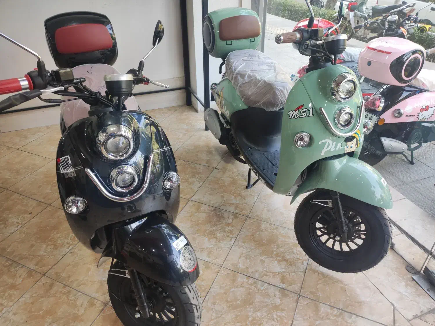 موتور اتومات مدل 1404صفر همراه با بیمه وکلاه|موتورسیکلت|اصفهان, پروین|دیوار