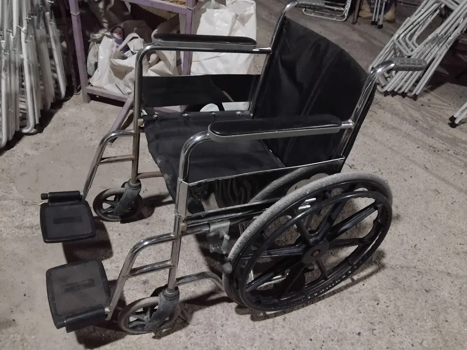 ویلچر استاندارد چرخ توپر|آرایشی، بهداشتی، درمانی|ساری, |دیوار