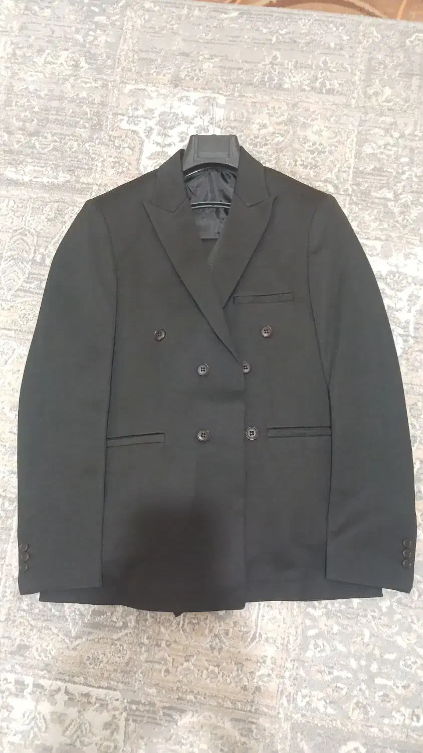 کت و شلوار|لباس|کرج, حصارک بالا|دیوار