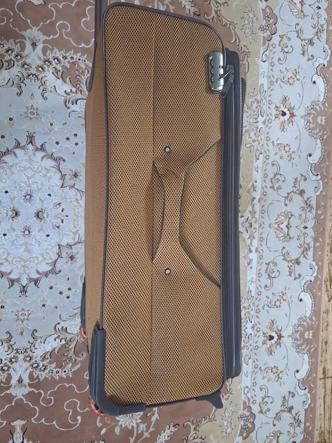 چمدان مسافرتی|کیف، کفش، کمربند|ساوه, |دیوار