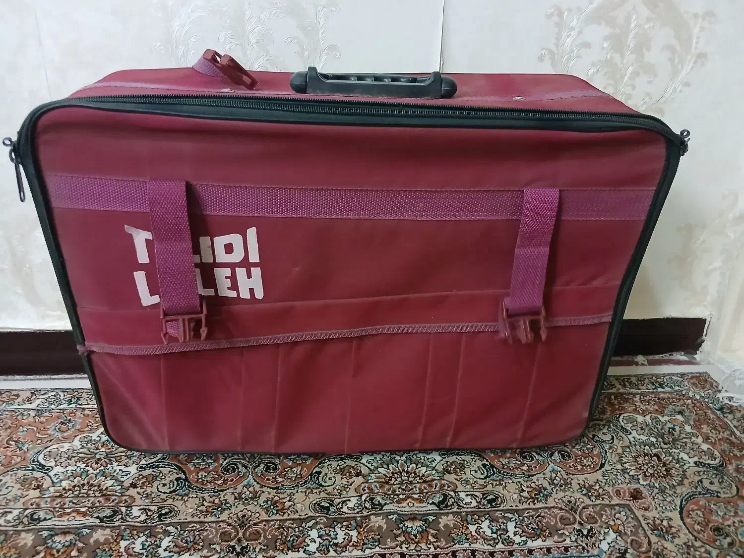 چمدان قدیمی در حد نو|کیف، کفش، کمربند|قرچک, شهرک طلائیه|دیوار