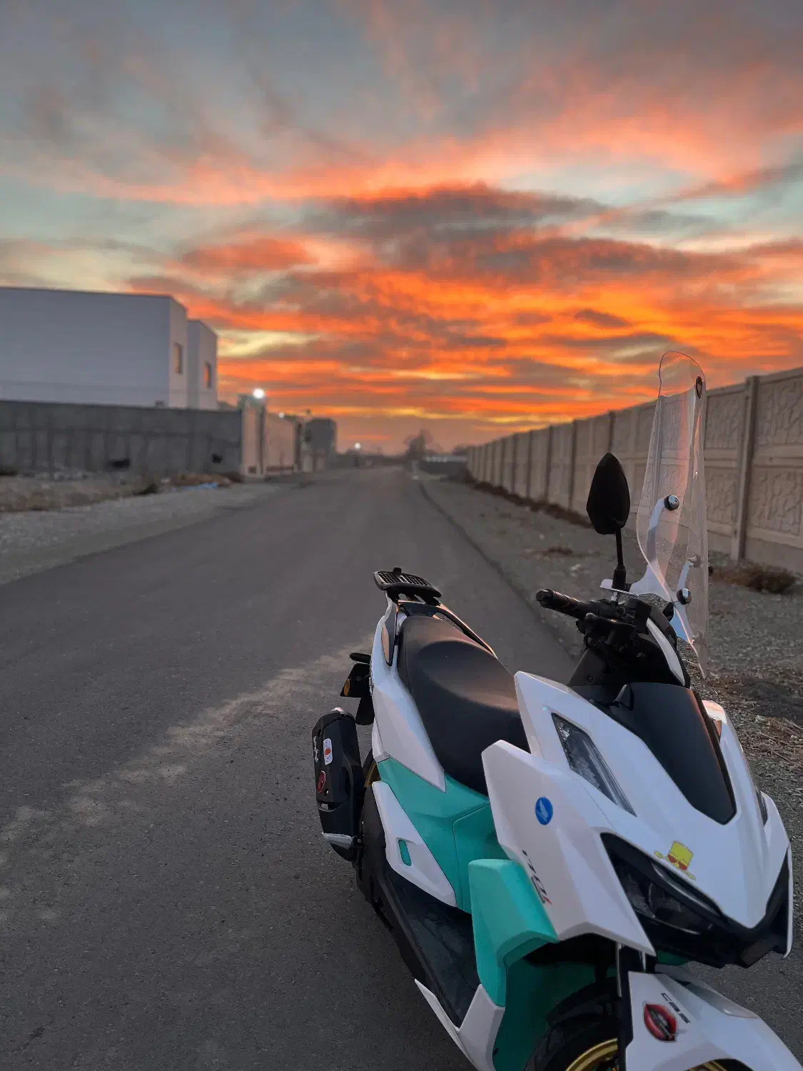 واریو ۱۷۰|موتورسیکلت|قدس, معادن شن و ماسه|دیوار