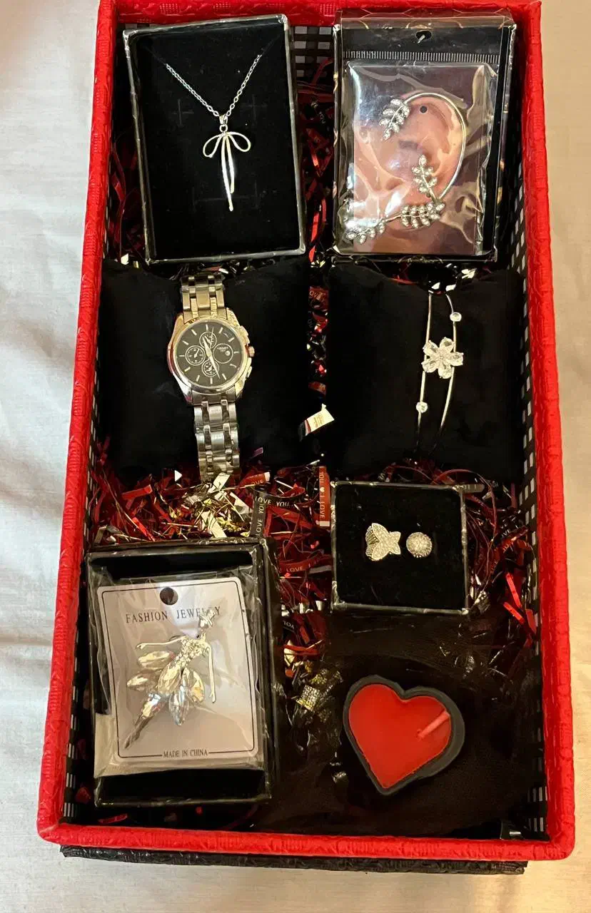 باکس هدیه روز زن و مادر جذاب و شیک قیمت مناسب|صنایع دستی و سایر لوازم تزئینی|یزد, |دیوار