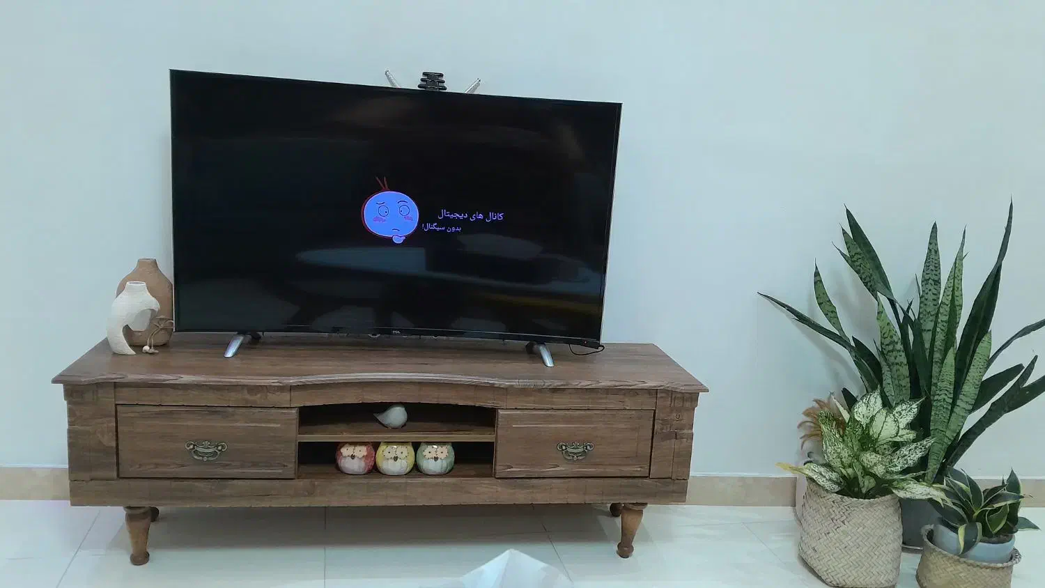 فروش میزتلویزیون شرکتی|میز تلویزیون|رشت, پیرکلاچای|دیوار