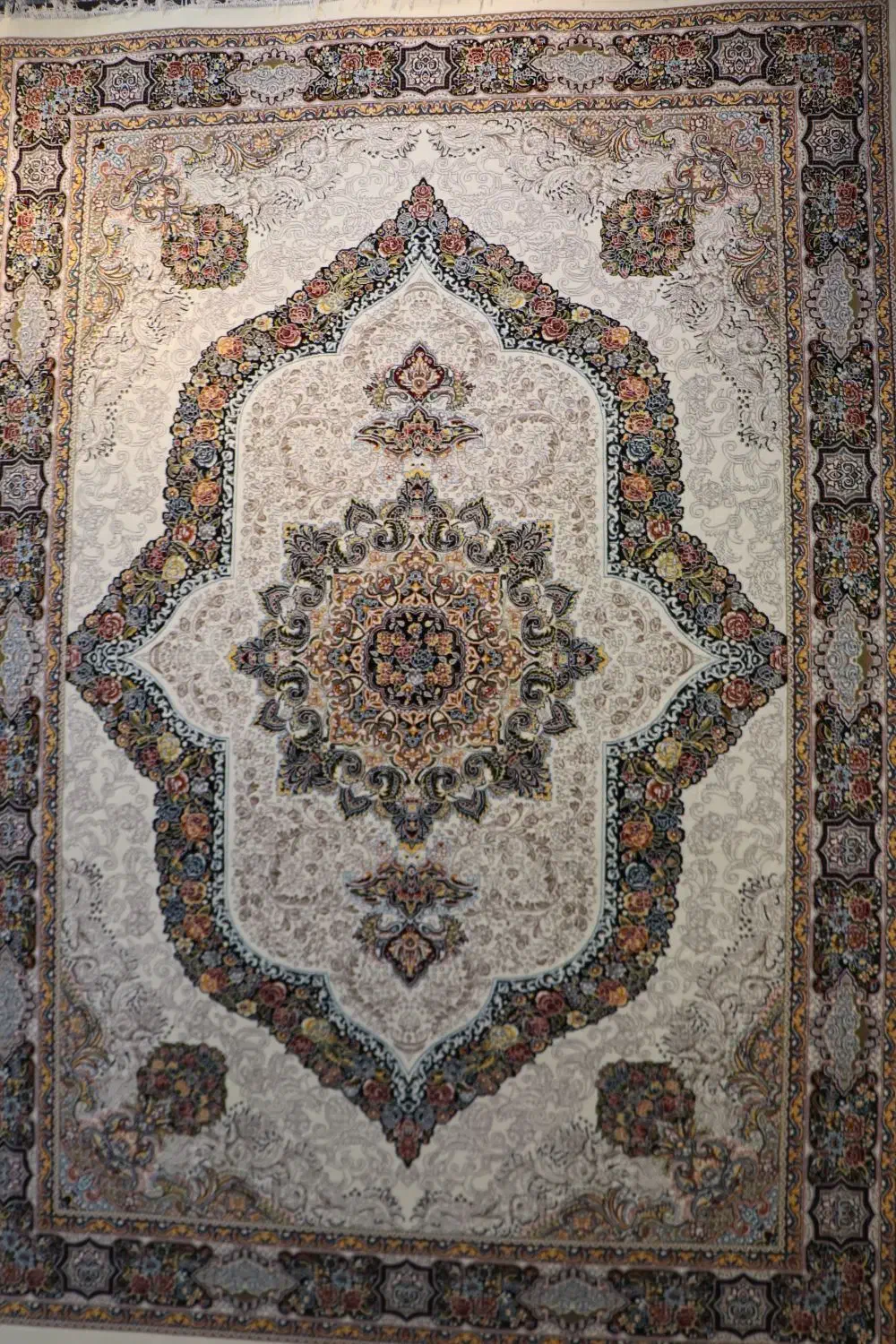 فرش ۹‌متر اصلی ضمانتی|فرش|گلبهار, شهر جدید گلبهار|دیوار