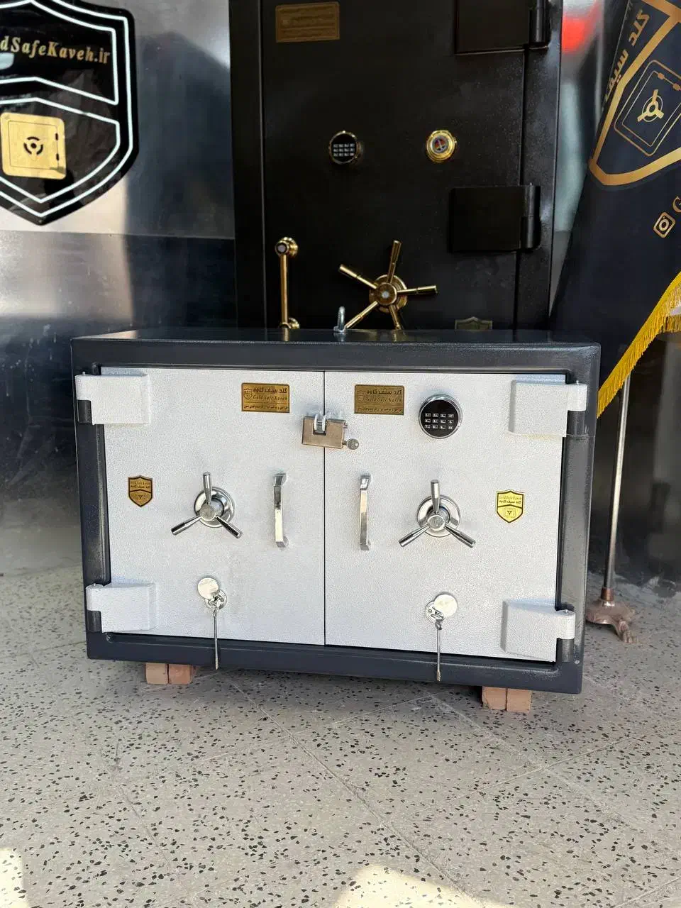 گاوصندوق زیرویترینی با رمز دیجیتال غیر قابل هک|ابزارآلات|کاشان, دروازه فین|دیوار