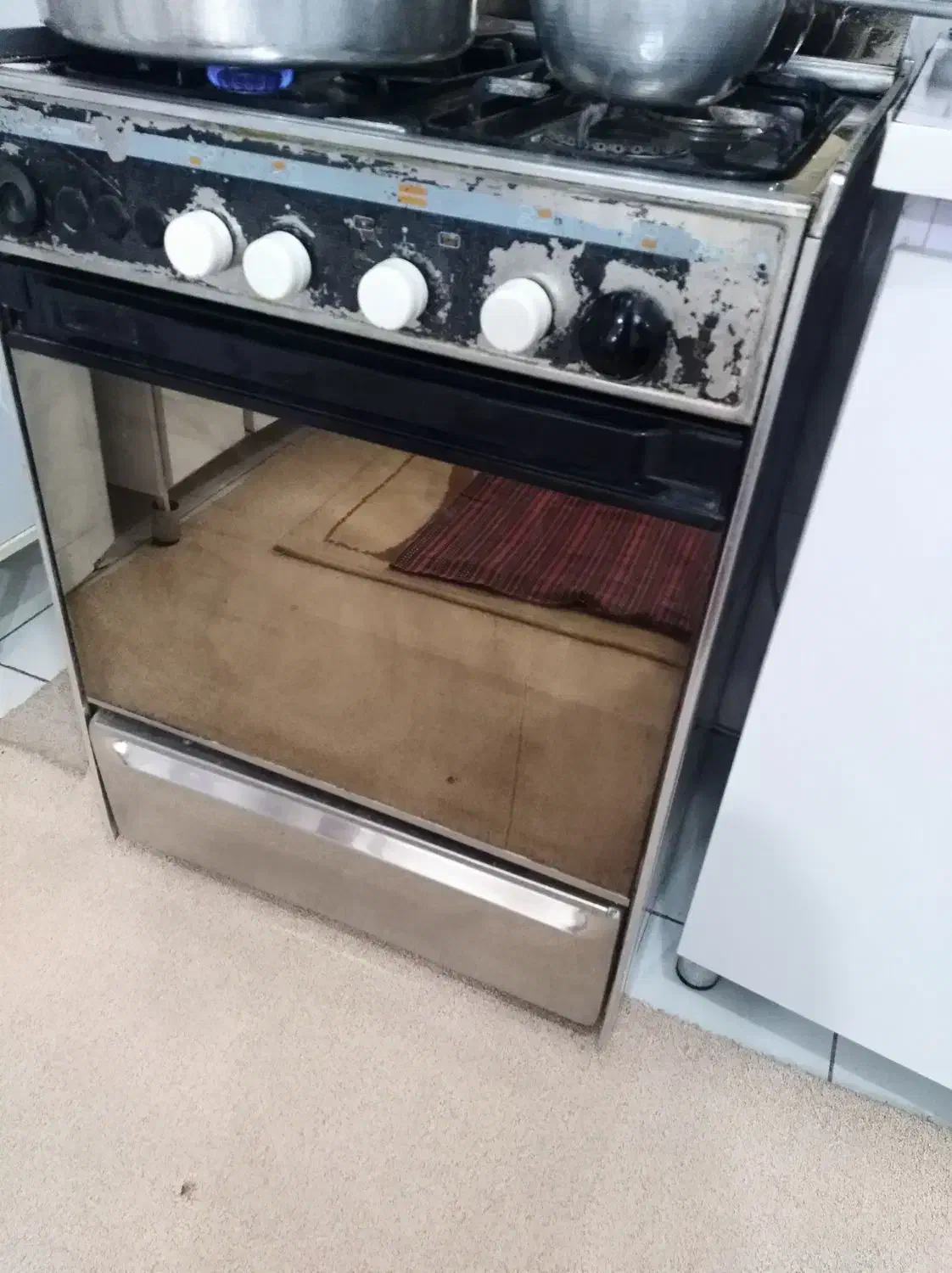 مبل 6نفره /فرگاز /قالی|مبلمان خانگی و میز عسلی|دوگنبدان, |دیوار