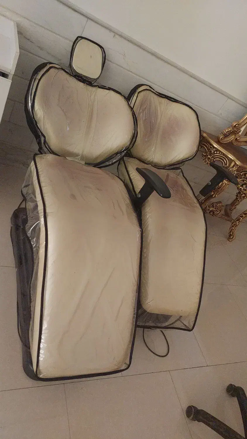 فروش فوری به علت کم جایی|مبلمان خانگی و میز عسلی|قم, سالاریه|دیوار