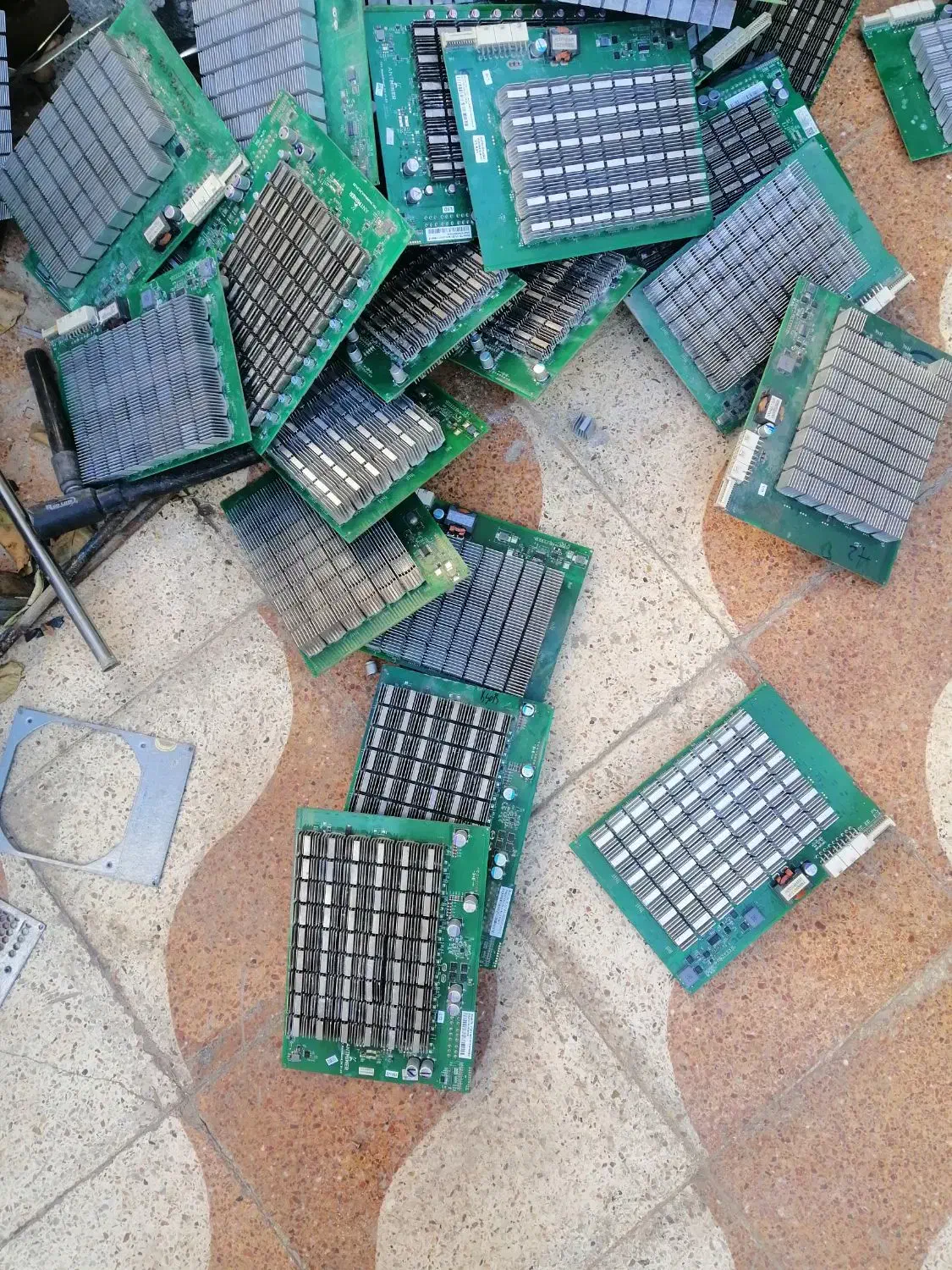 برد ماینر خراب|قطعات و لوازم جانبی رایانه|شیراز, شهرک ولیعصر|دیوار