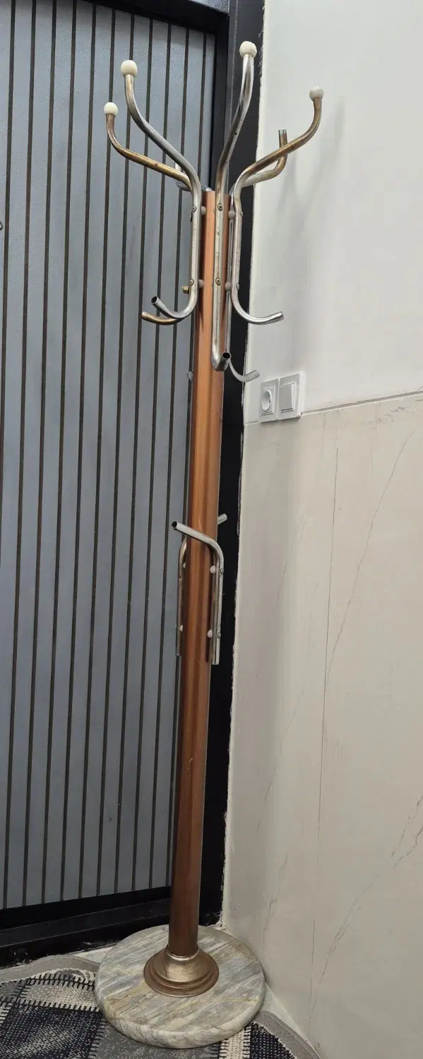 جالباسی|بندرخت و رخت‌آویز|یزد, |دیوار