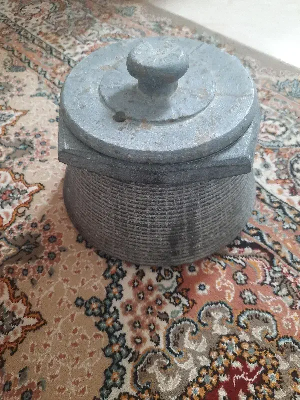 دیگ سنگی|ظروف پخت‌وپز|مسجد سلیمان, |دیوار