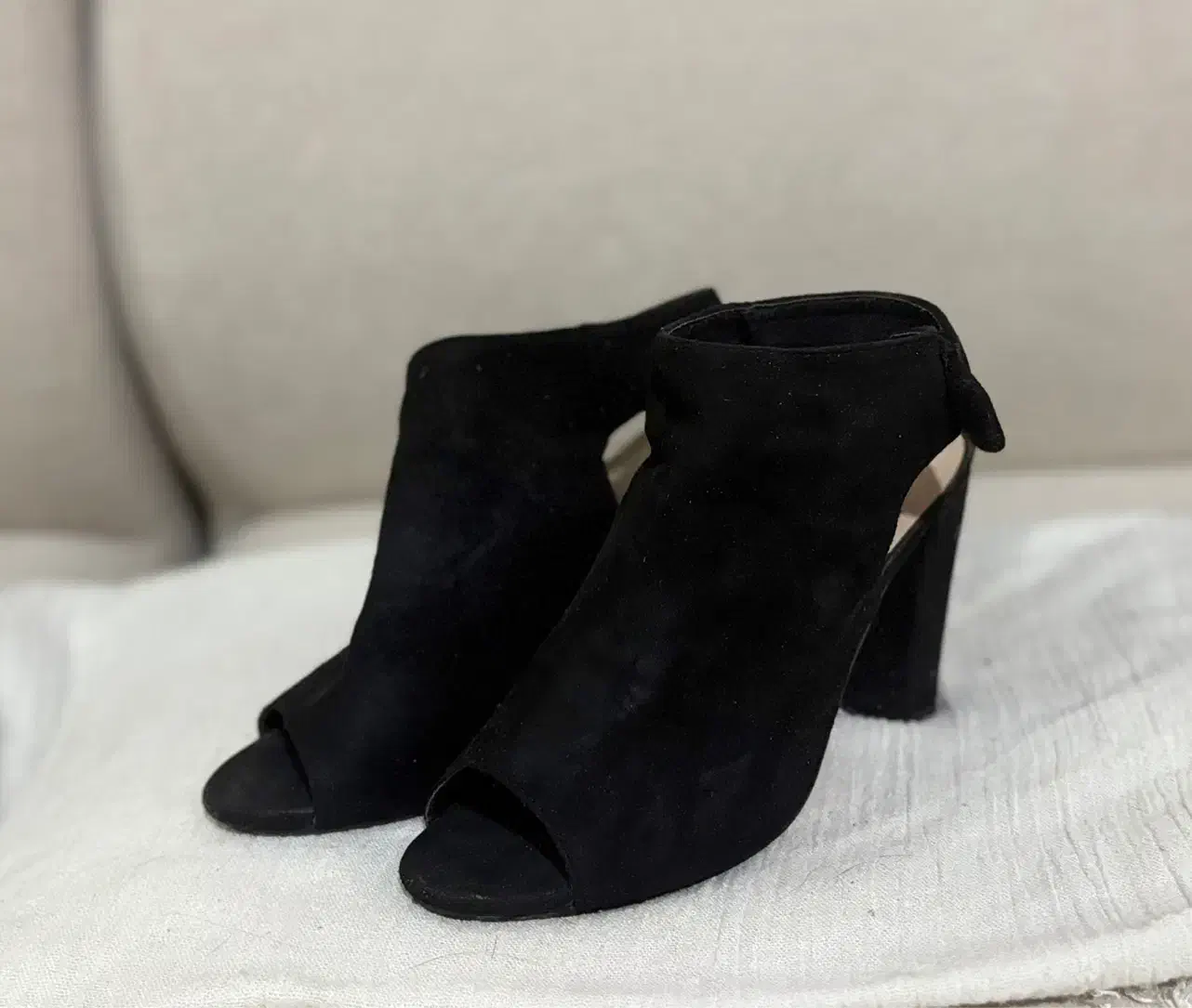 کفش|کیف، کفش، کمربند|شیراز, شهرک مخابرات|دیوار