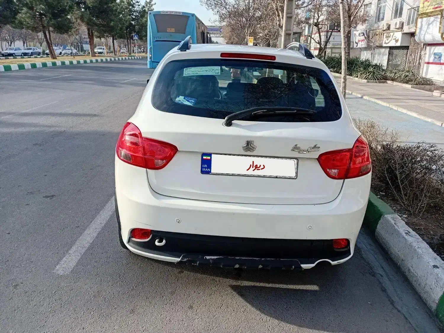 کوئیک ۹۸ کارمندی بی رنگ|خودرو سواری و وانت|مشهد, کوشش|دیوار