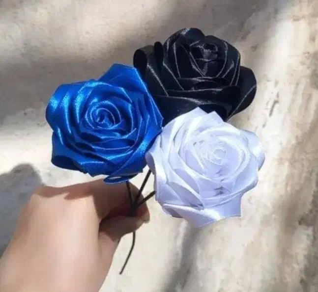 گل رز|گل مصنوعی|رباط‌کریم, رباط‌کریم|دیوار