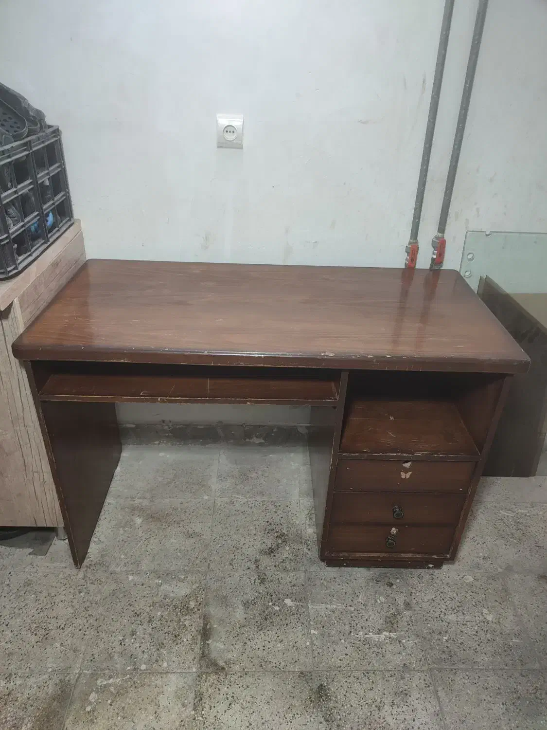 دوعدد میز کامپیوتر|میز تحریر و کامپیوتر|سهند, |دیوار