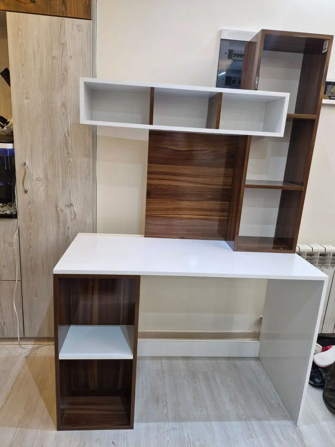 میز تحریر در حد نو|میز تحریر و کامپیوتر|تبریز, |دیوار