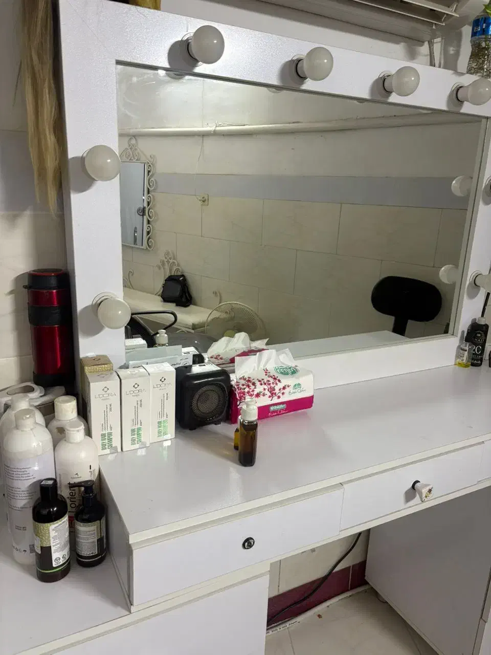 میز آیینه آرایشگاه|آرایشگاه و سالنهای زیبایی|گرگان, |دیوار