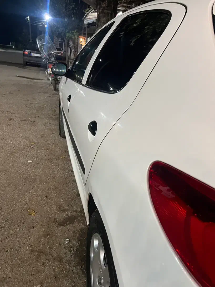 ماشین ۲۰۶ سفید|خودرو سواری و وانت|رشت, ساغری سازان|دیوار