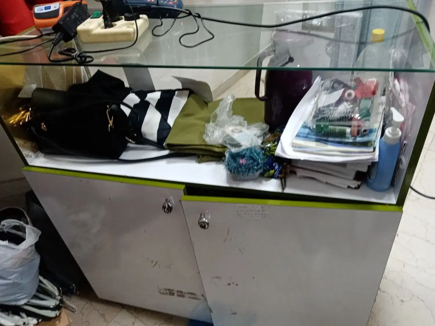 ویترین مغازه میز|فروشگاه و مغازه|قوچان, |دیوار