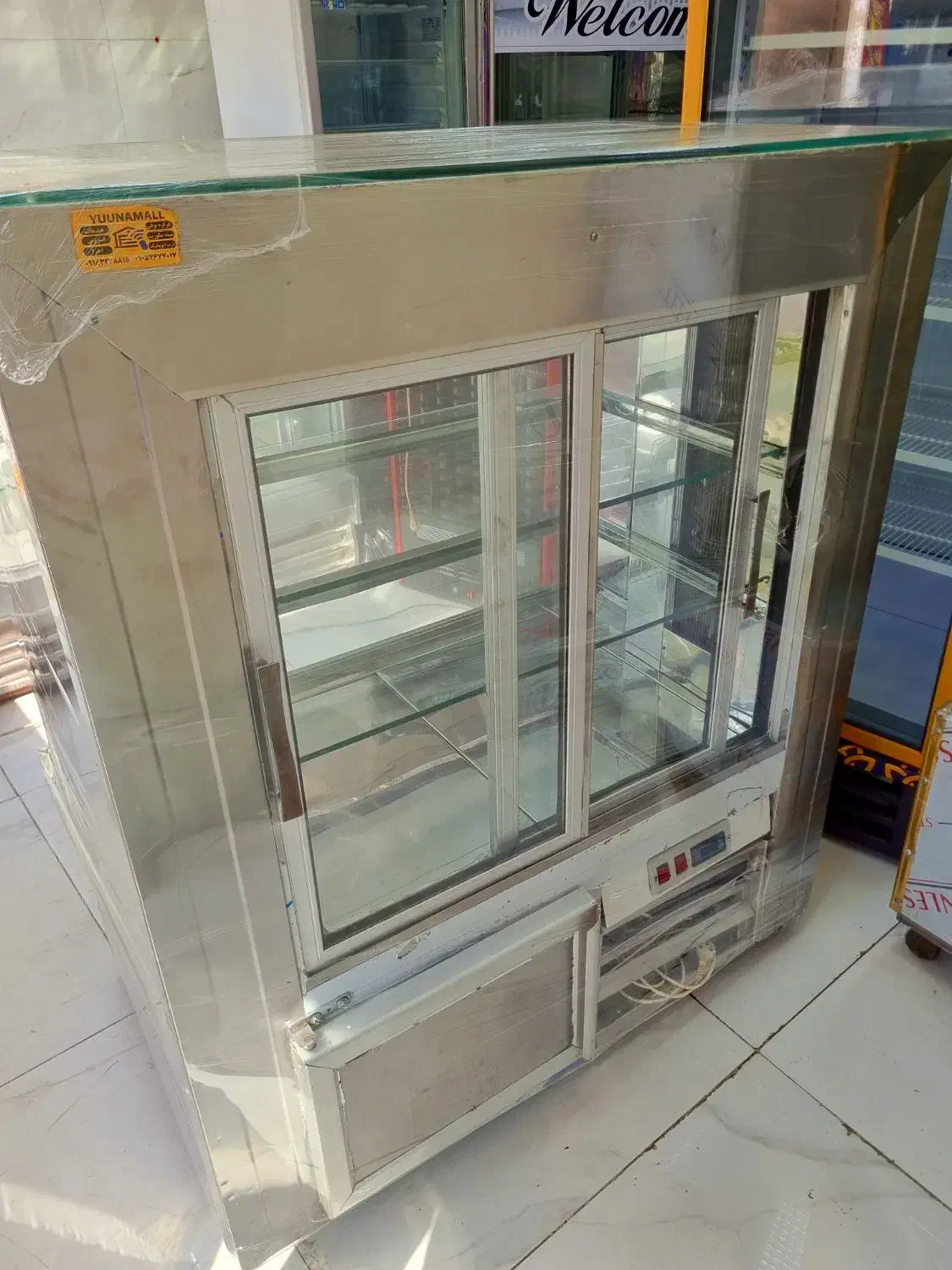 یخچال مکعبی ویترینی ۱۲۰ سانتی درحد نونو|فروشگاه و مغازه|نسیم‌شهر, |دیوار