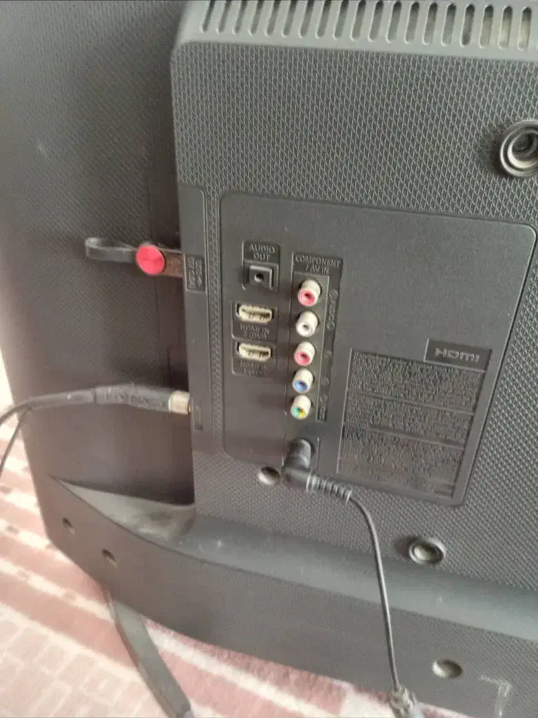 تلویزیون 32 اینچ سالم بدون مشکل برازجان|تلویزیون و پروژکتور|برازجان, |دیوار