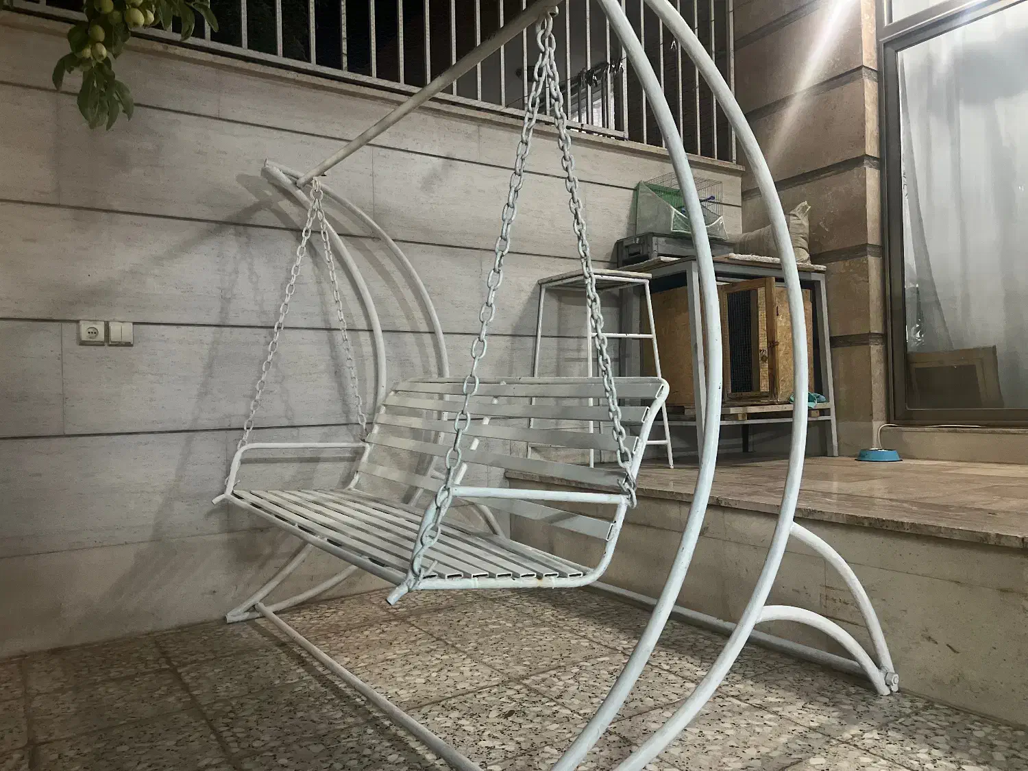 تاب مناسب باغ|صندلی و نیمکت|شاهین‌شهر, شهرک گلدیس|دیوار