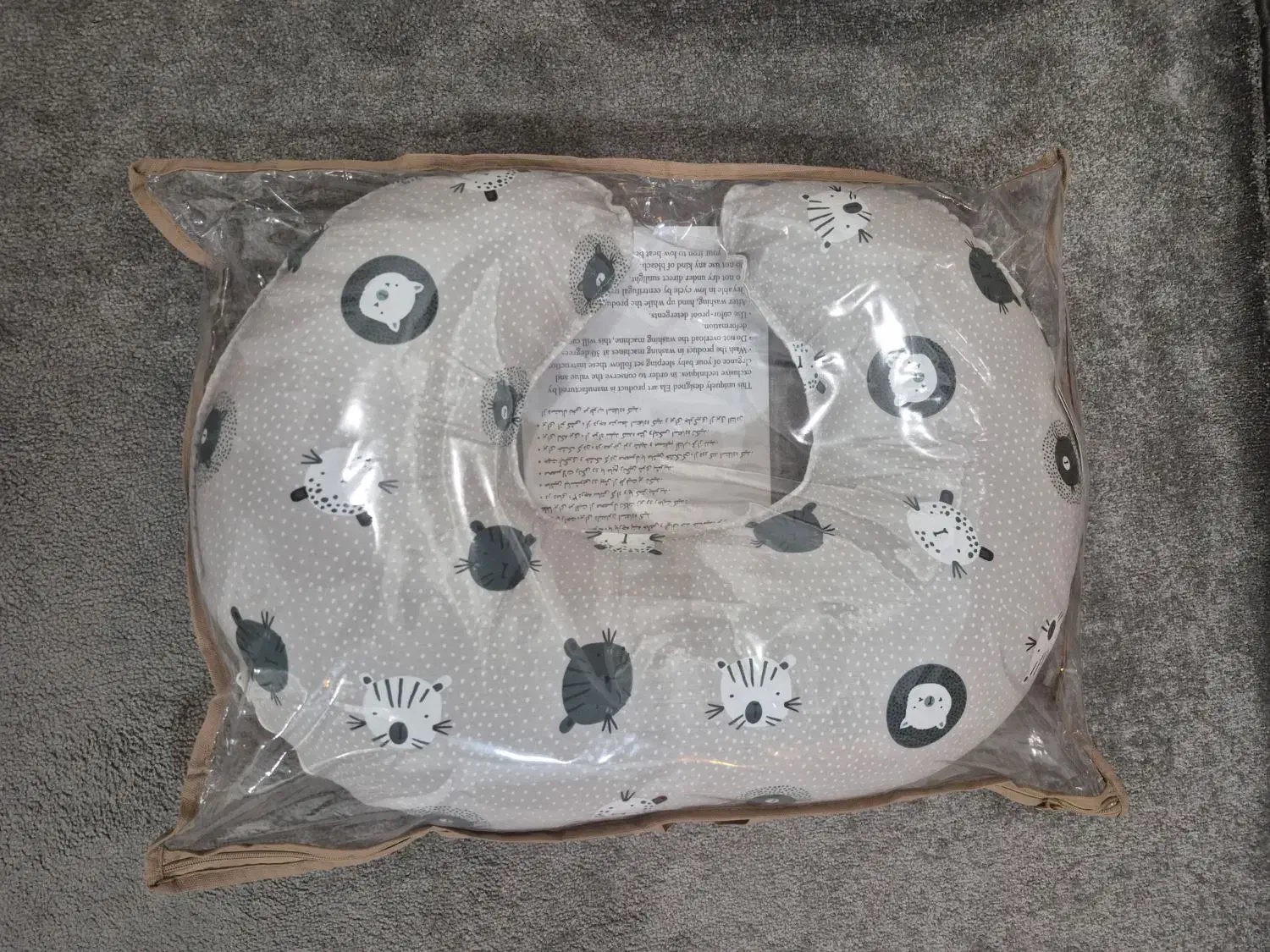 تشک گارد دار و بالشت شیر دهی مارک ela|اسباب و اثاث بچه|اندیمشک, |دیوار