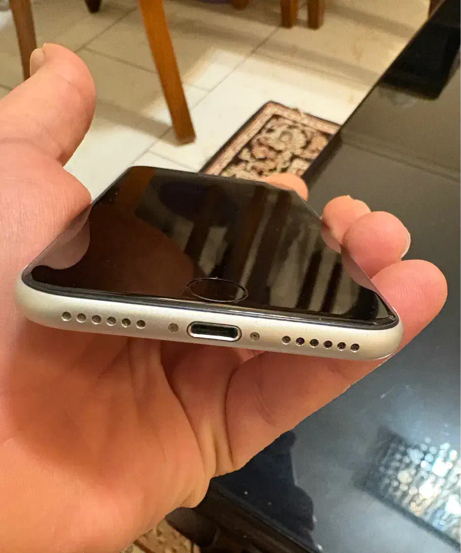 ایفون se 2020 128g|موبایل|تهران, چیذر|دیوار