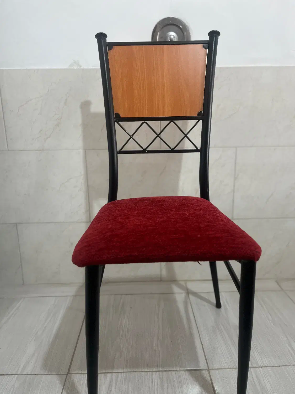 میز ناهارخوری|میز و صندلی غذاخوری|صدرا-فارس, فاز ۱|دیوار