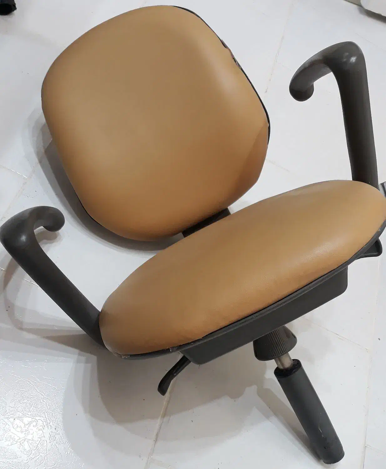 صندلی اداری|مبلمان اداری|پرند, فاز ۶|دیوار