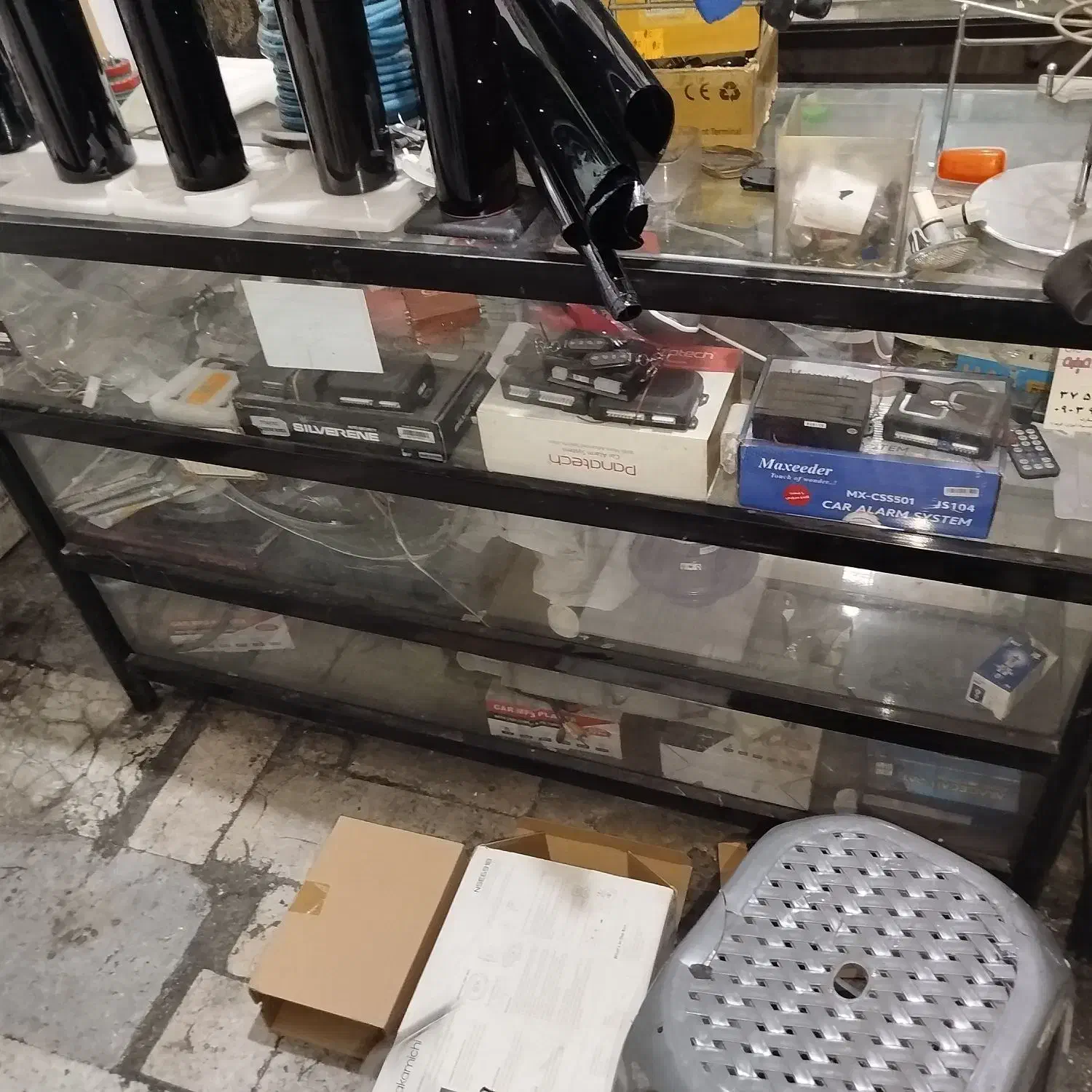 ویترین به قیمت عالی بفروش میرسد|بوفه، ویترین، کنسول|شیراز, دارالرحمه|دیوار